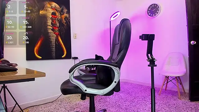 Nicolas Fellener online show from October 6, 2025, 4:54 am