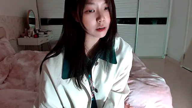 -Lucky Girl online show from April 5, 2026, 2:42 am