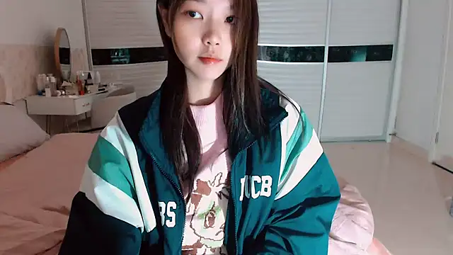 -Lucky Girl online show from June 7, 2026, 1:54 am
