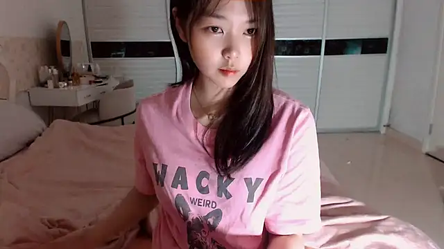 -Lucky Girl online show from June 8, 2026, 2:06 pm