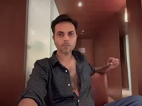 Snapshot of immog727 chatting on December 29, 2024, 1:06 pm immog727 online show from December 29, 2024, 1:06 pm