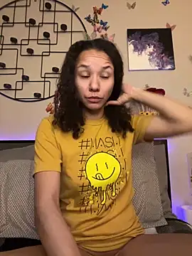 Snapshot of _Neeka_ chatting on January 17, 2025, 11:17 am  Neeka  online show from January 17, 2025, 11:17 am