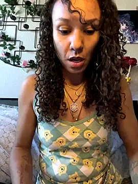 Snapshot of _Neeka_ chatting on September 27, 2025, 2:44 pm  Neeka  online show from September 27, 2025, 2:44 pm