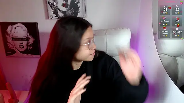 SamanthaRoldaan online show from November 11, 2025, 3:01 pm