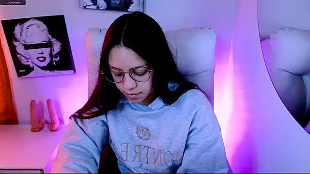 SamanthaRoldaan online show from March 4, 2026, 3:18 pm