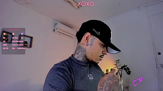 JordanSmiith  online show from February 5, 2025, 8:14 pm