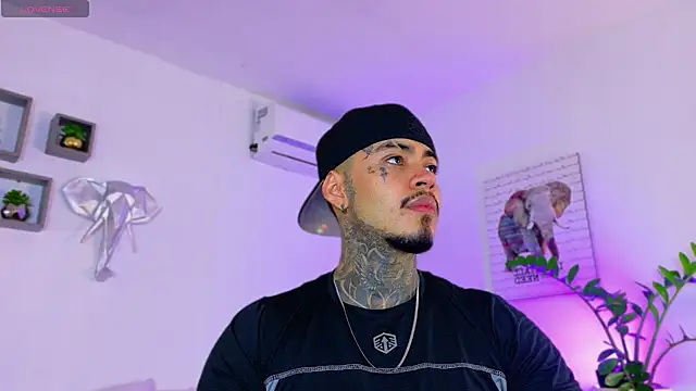 JordanSmiith  online show from March 23, 2026, 9:41 pm