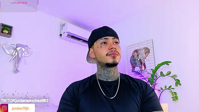 Snapshot of JordanSmiith_ chatting on May 19, 2026, 9:10 pm JordanSmiith online show from May 19, 2026, 9:10 pm