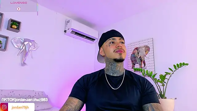Snapshot of JordanSmiith_ chatting on May 25, 2026, 8:48 pm JordanSmiith online show from May 25, 2026, 8:48 pm