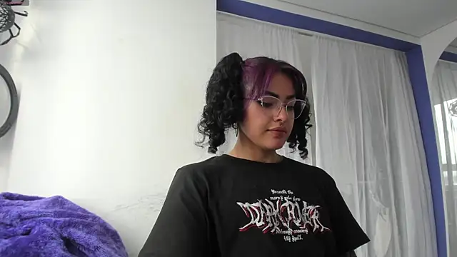 witchviolet online show from March 17, 2025, 9:34 pm