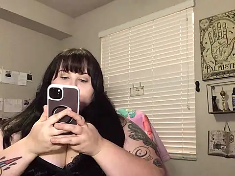 mistresskatyxo online show from June 12, 2026, 12:20 am