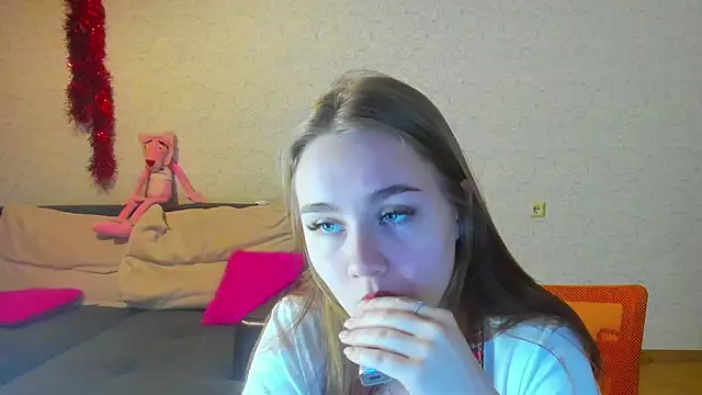 natali2550 online show from January 5, 2025, 9:03 pm