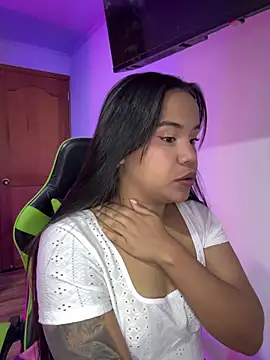 leila 22 online show from September 26, 2025, 7:34 am