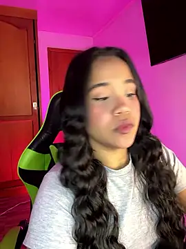 leila 22 online show from January 9, 2026, 6:49 am