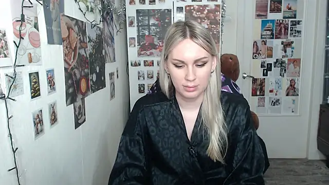 Snapshot of CapriScorpion chatting on December 18, 2024, 12:07 pm CapriScorpion online show from December 18, 2024, 12:07 pm