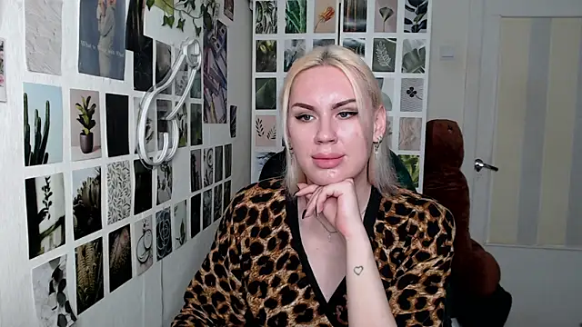 CapriScorpion online show from October 25, 2025, 12:23 pm