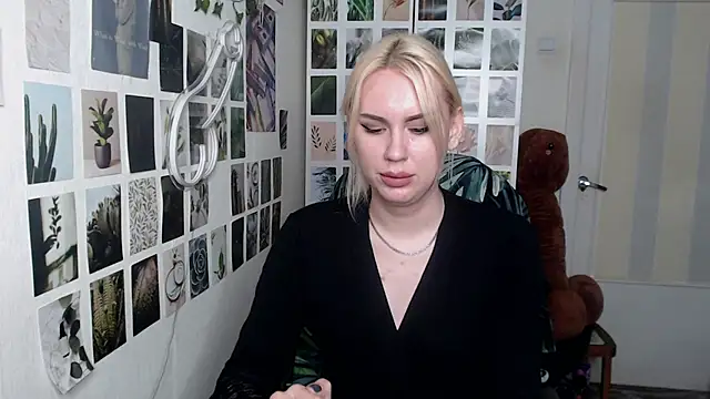 CapriScorpion online show from November 26, 2025, 11:11 am