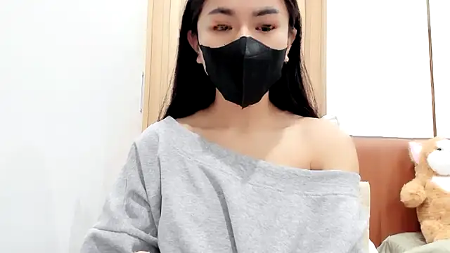 Snapshot of Lita-Julia chatting on February 15, 2025, 6:23 pm Lita-Julia online show from February 15, 2025, 6:23 pm