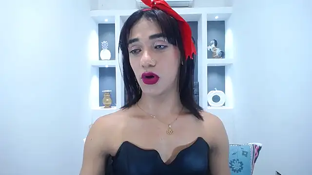 Snapshot of KatrinaQueen1 chatting on March 18, 2025, 12:14 pm KatrinaQueen1 online show from March 18, 2025, 12:14 pm