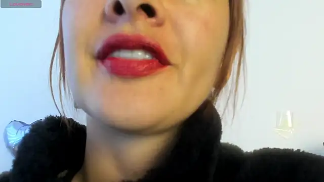 queen fetish online show from May 20, 2026, 8:26 pm