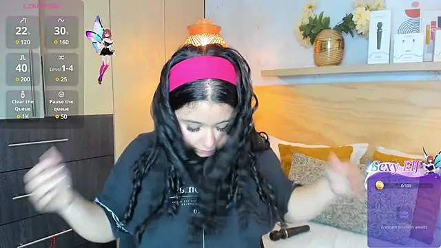 Atenea cuteee online show from December 30, 2024, 7:21 pm