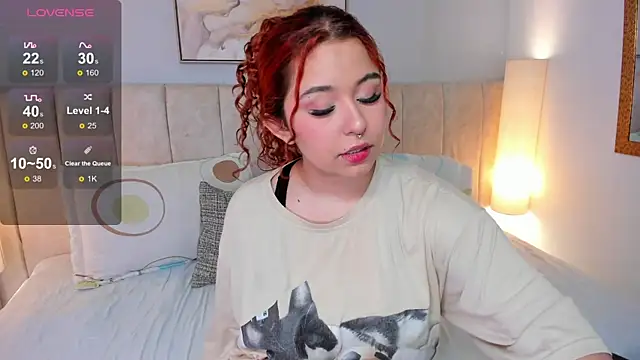 Atenea cuteee online show from September 18, 2025, 2:13 am