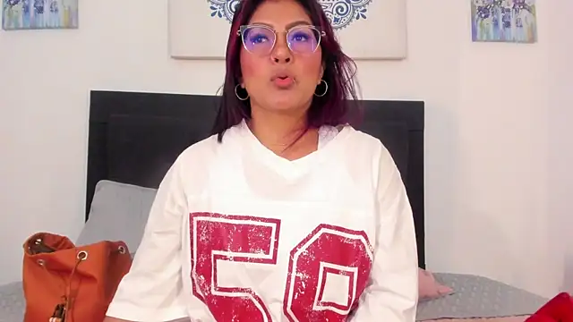 evelynjohnsoon online show from March 15, 2025, 1:07 pm