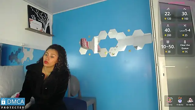 CarolRodriguez  online show from February 10, 2025, 2:05 pm