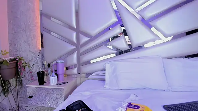 Miia002 online show from February 5, 2025, 3:55 am