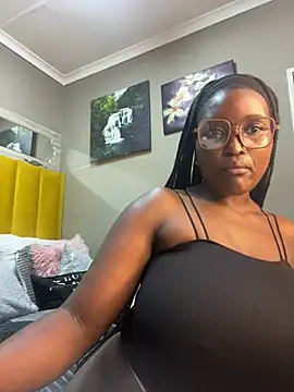 Bustygoddess32 online show from February 1, 2025, 4:24 am