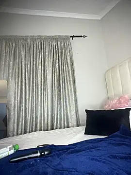 Bustygoddess32 online show from December 19, 2025, 10:50 pm