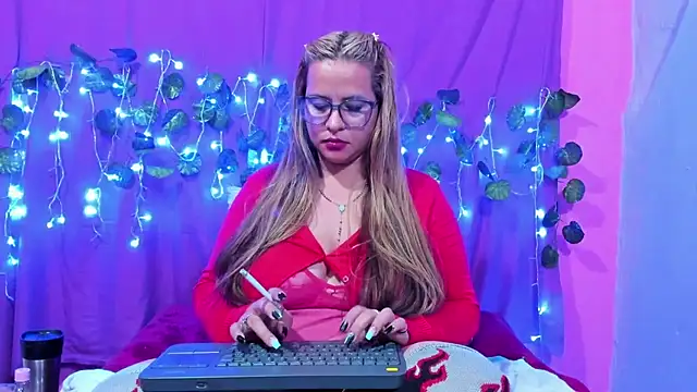 hazel 34 online show from March 15, 2025, 8:26 am