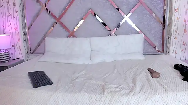 eva loreti online show from February 11, 2025, 6:08 am