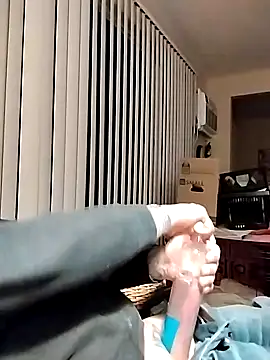 Snapshot of fukurbutt chatting on December 6, 2024, 7:54 am fukurbutt online show from December 6, 2024, 7:54 am