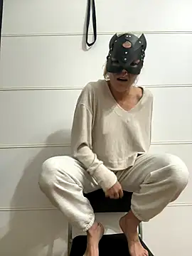 Snapshot of LadyScarlett-xk chatting on December 4, 2024, 8:18 pm LadyScarlett-xk online show from December 4, 2024, 8:18 pm