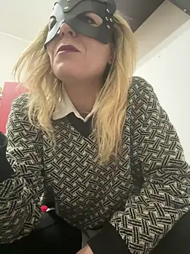 Snapshot of LadyScarlett-xk chatting on February 5, 2025, 7:10 pm LadyScarlett-xk online show from February 5, 2025, 7:10 pm