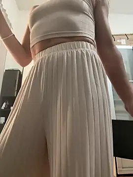 Snapshot of LadyScarlett-xk chatting on March 18, 2025, 12:25 pm LadyScarlett-xk online show from March 18, 2025, 12:25 pm