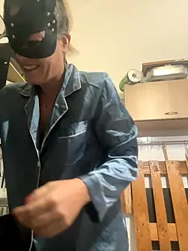 Snapshot of LadyScarlett-xk chatting on October 6, 2025, 6:11 am LadyScarlett-xk online show from October 6, 2025, 6:11 am