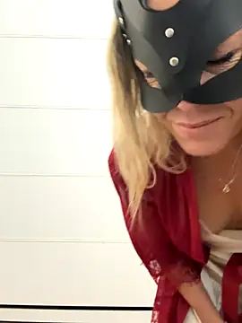 Snapshot of LadyScarlett-xk chatting on October 12, 2025, 8:57 am LadyScarlett-xk online show from October 12, 2025, 8:57 am