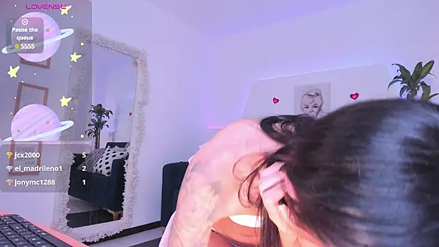 Kim ev online show from January 17, 2025, 10:55 am