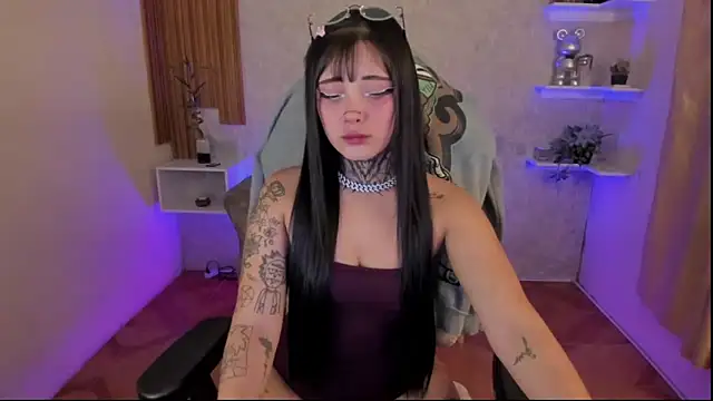 mia catt05 online show from March 4, 2025, 5:21 am