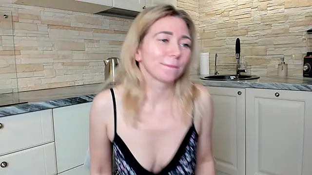 amanda   grey online show from December 4, 2025, 4:48 pm