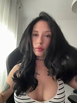 BellaGiaxx online show from December 2, 2025, 10:42 am