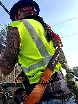 cdressupdiva online show from January 8, 2026, 2:41 pm