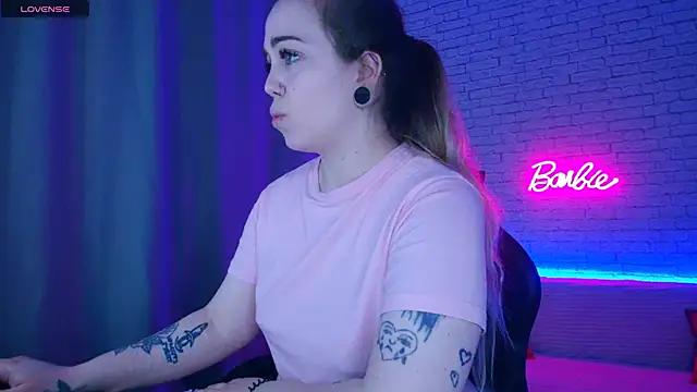 -Stacyy- online show from April 8, 2026, 5:07 am