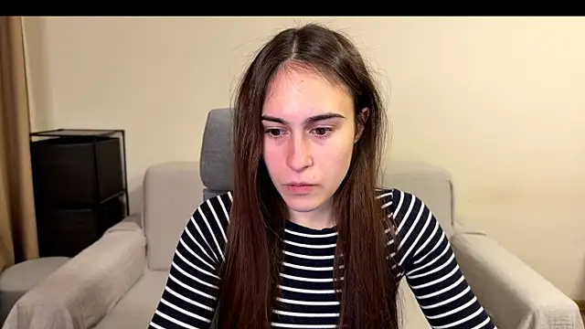 AliceKolltt online show from November 20, 2025, 4:29 pm