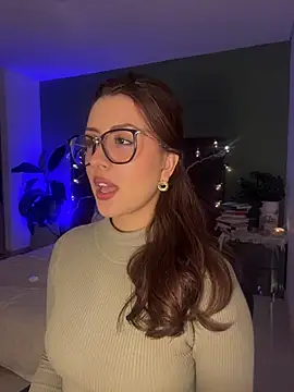 EmaSaenz online show from April 16, 2026, 1:17 am