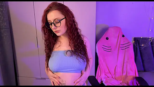 Snapshot of RozieRose chatting on October 17, 2025, 4:26 am RozieRose online show from October 17, 2025, 4:26 am