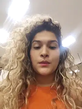 Sara smiiith211 online show from December 9, 2024, 8:23 pm