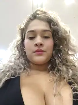 Sara smiiith211 online show from December 12, 2024, 1:21 am